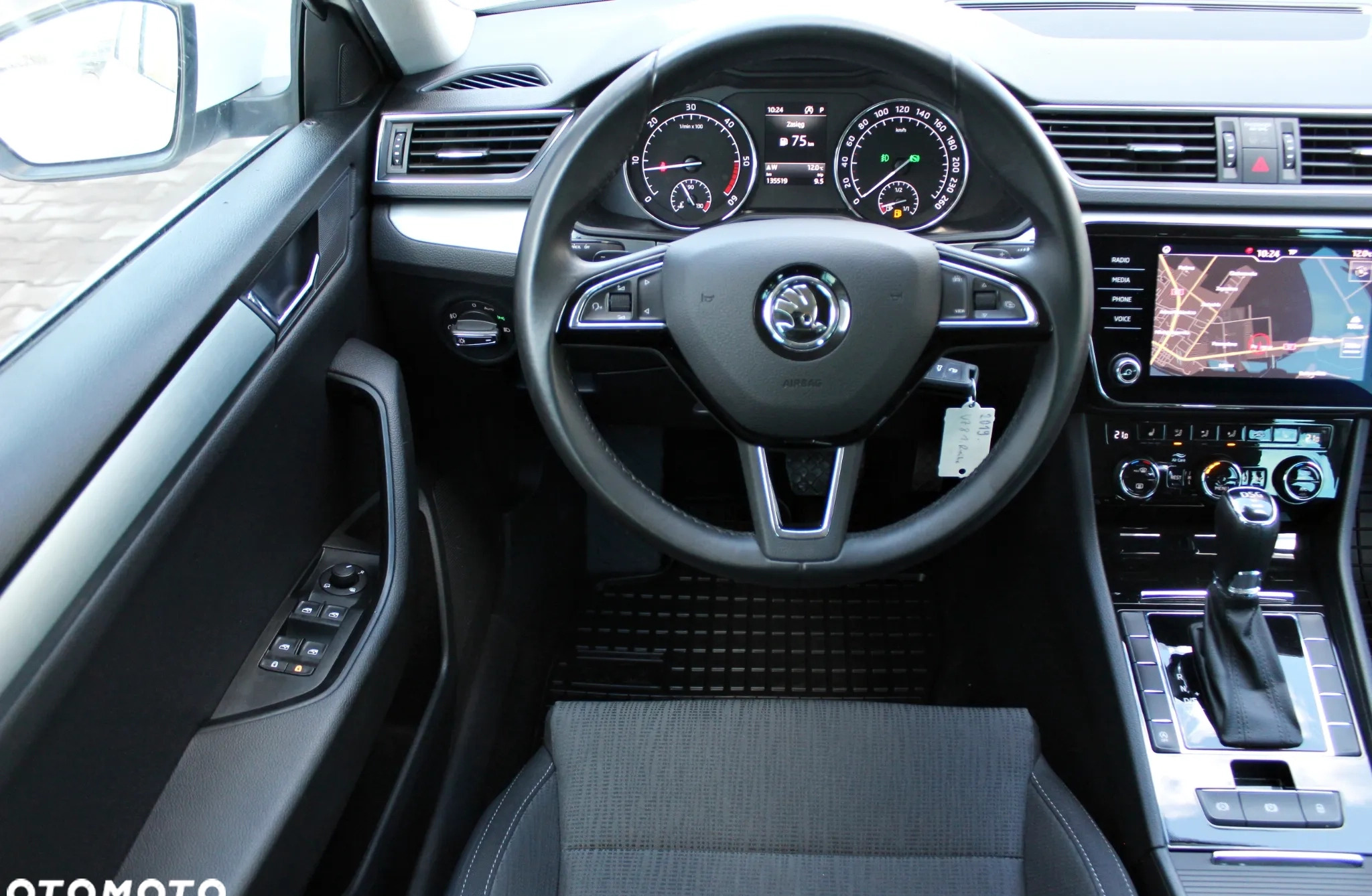 Skoda Superb cena 99507 przebieg: 135000, rok produkcji 2019 z Ostrów Lubelski małe 352